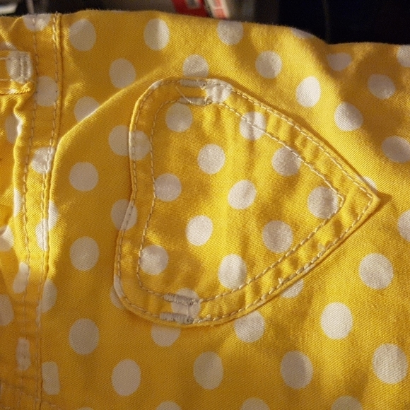 Baby Boden yellow polka dot shorts 3-6 months heart pockets - Picture 3 of 4